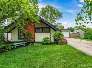 24 Cayman Dr, Montgomery, IL 60538