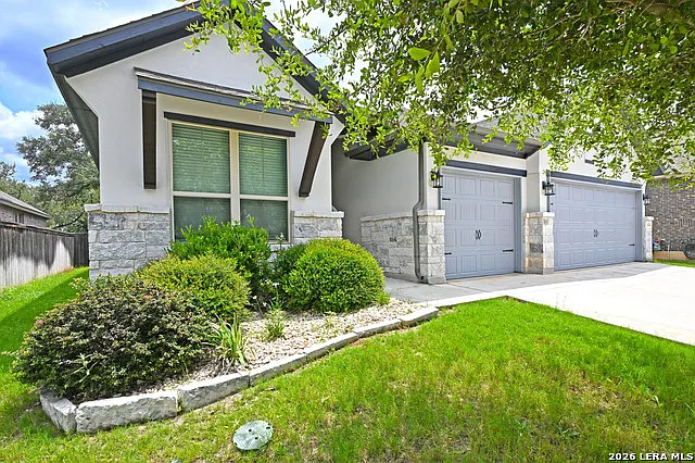 1434 Oaklawn Dr — Photo 2