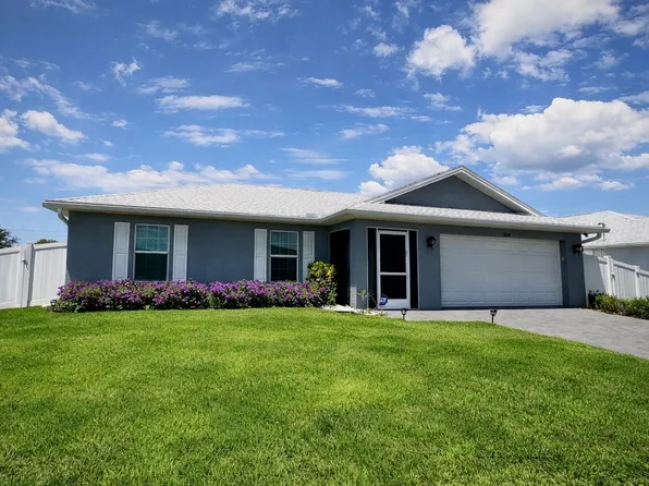 2804 NE 2nd Pl, Cape Coral, FL 33909