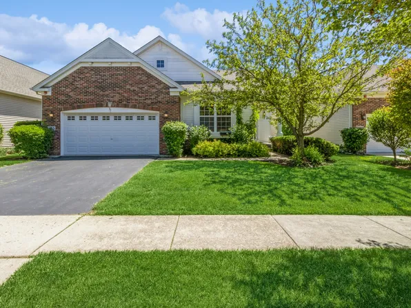 5865 Leeds Rd, Hoffman Estates, IL 60192