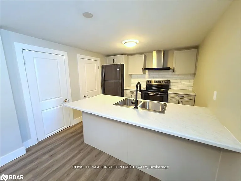 320 Mississaga St W #2 — Photo 9