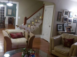 108 Calton Rd, New Rochelle, NY 10804