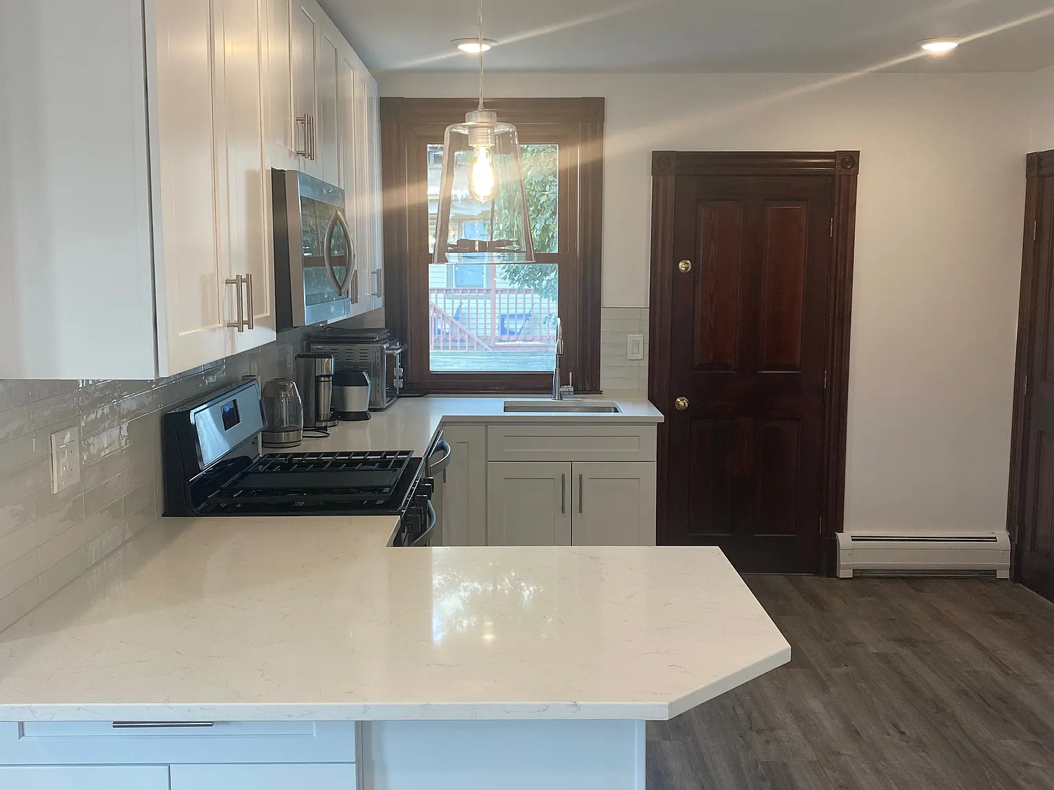 3 bed, 99999 sqft, $4,350 — Photo 3