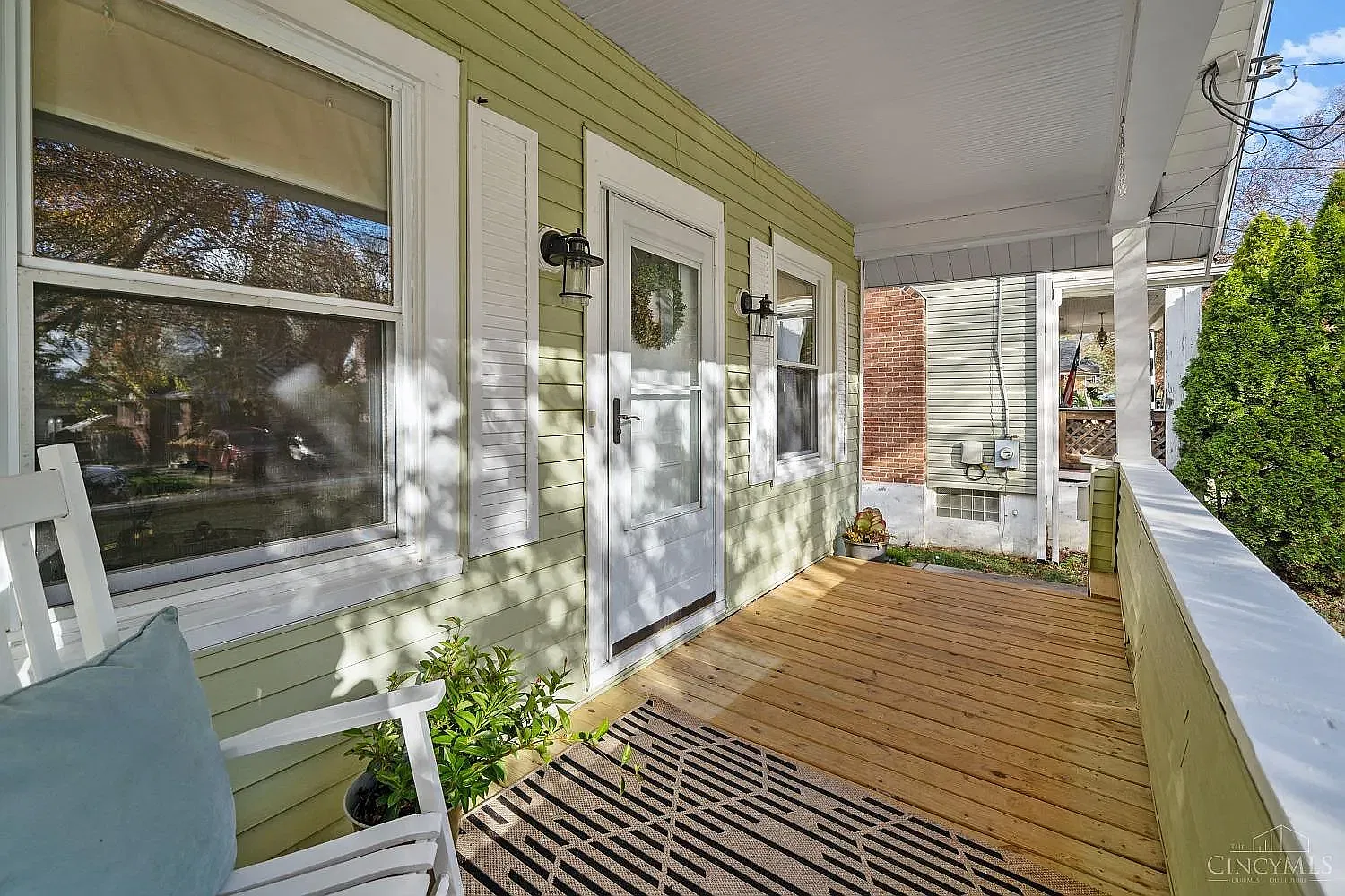 2 bed, 812 sqft, $1,985 — Photo 4