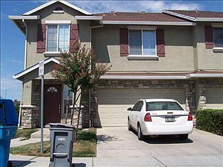 2nd image of 302 Hetherington Cir