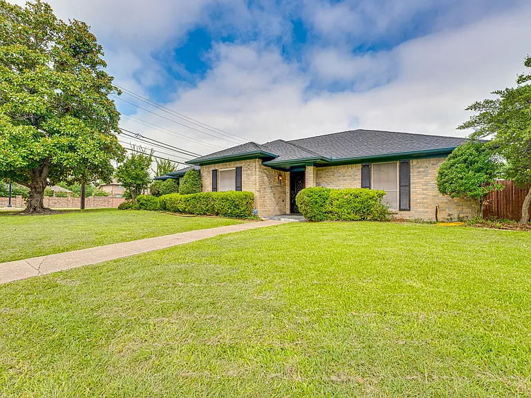917 Meadowgate Dr — Photo 9
