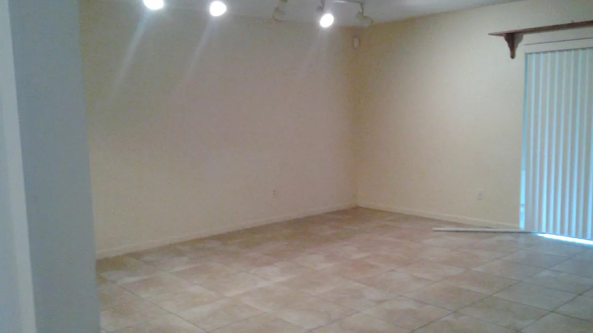 3 bed, 1300 sqft, $1,850 — Photo 1
