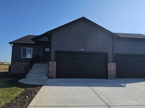 1620 E Midway Ct, Valley Center, KS 67147
