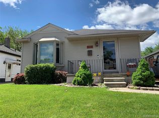 1461 Champaign Rd, Lincoln Park, MI 48146