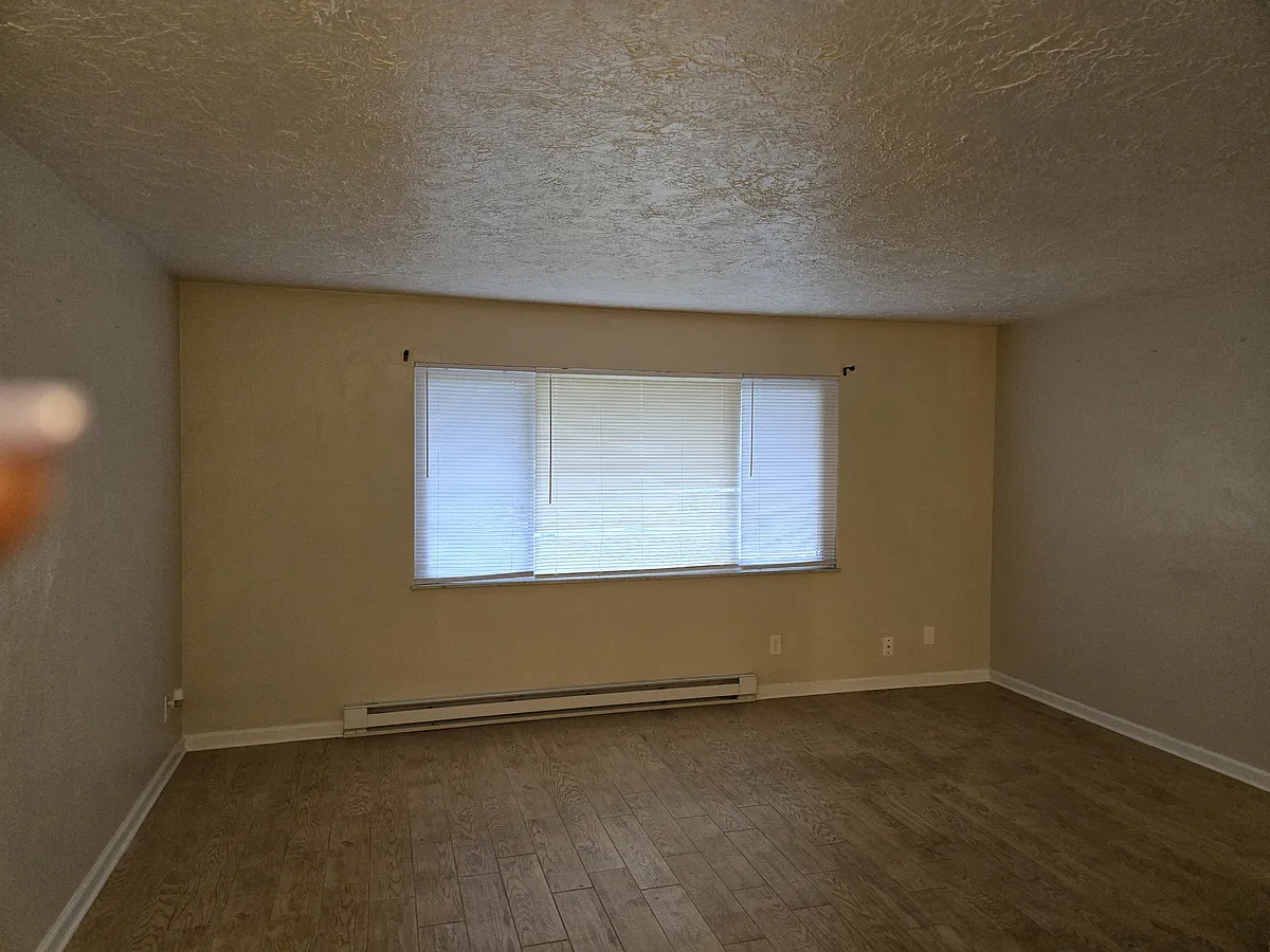 Building Photo - 3619 Schwartze Ave #6