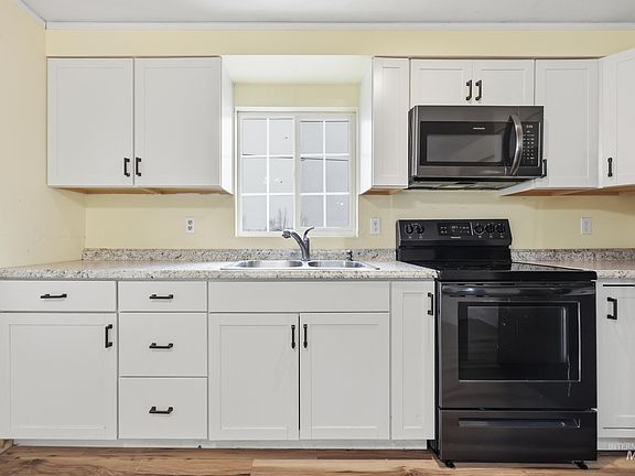 4th image of 902 Harmon Way