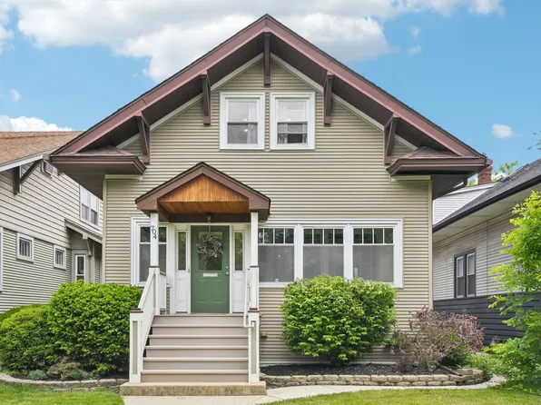 704 N Ridgeland Ave, Oak Park, IL 60302