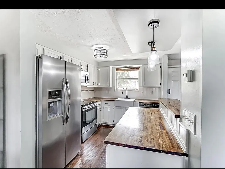 6406 Amber Ct — Photo 14