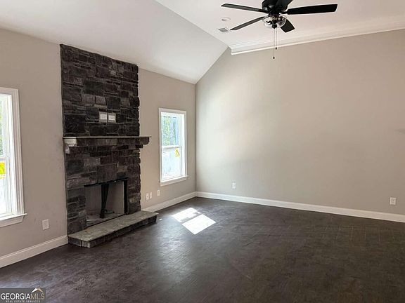 2nd image of 303 Spring Lake Cv