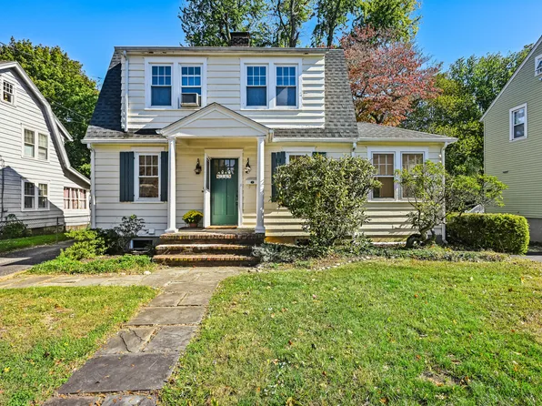 34 Lakeview Drive, Norwalk, CT 06850