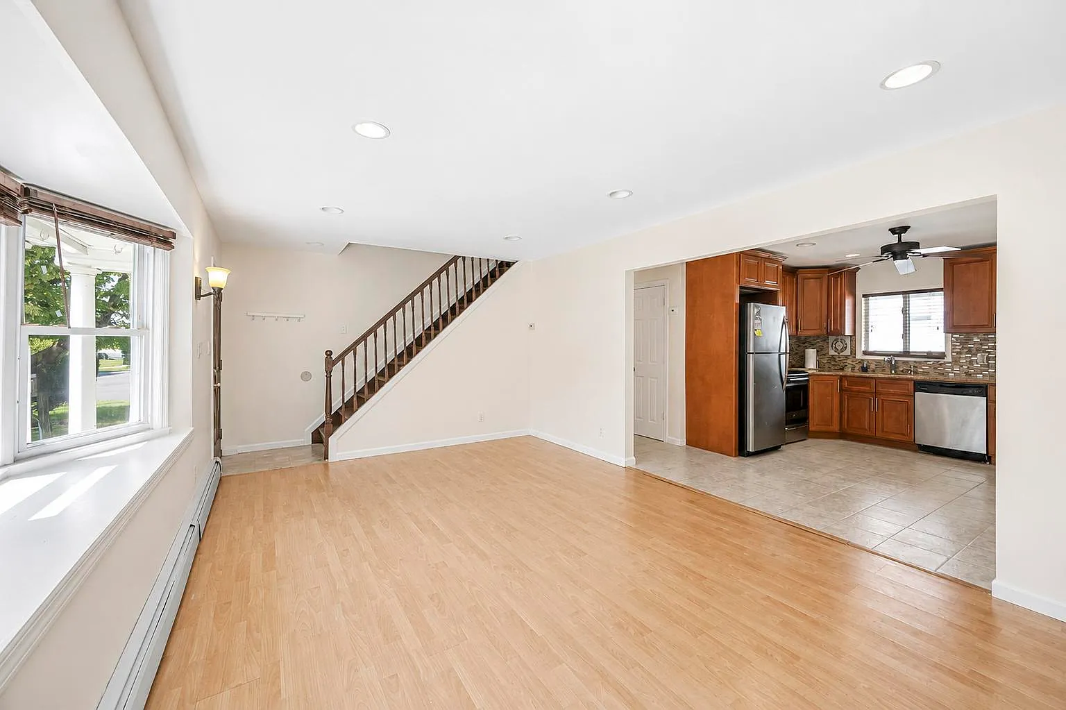 4 bed, 1200 sqft, $4,200 — Photo 4