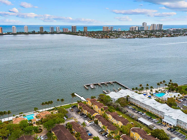 1060 Lake Shore Dr #201 — Photo 10