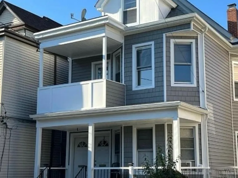 Burgess Pl — Photo 1