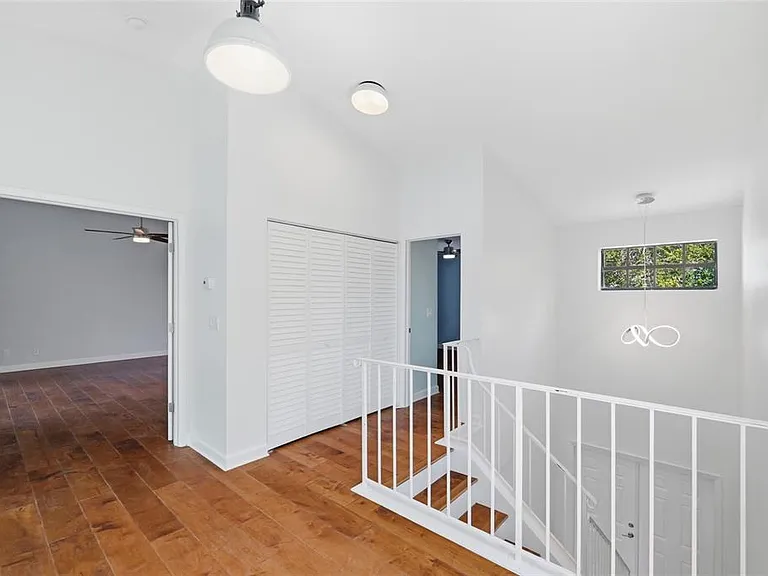 1070 Sanabel Ct NE — Photo 20