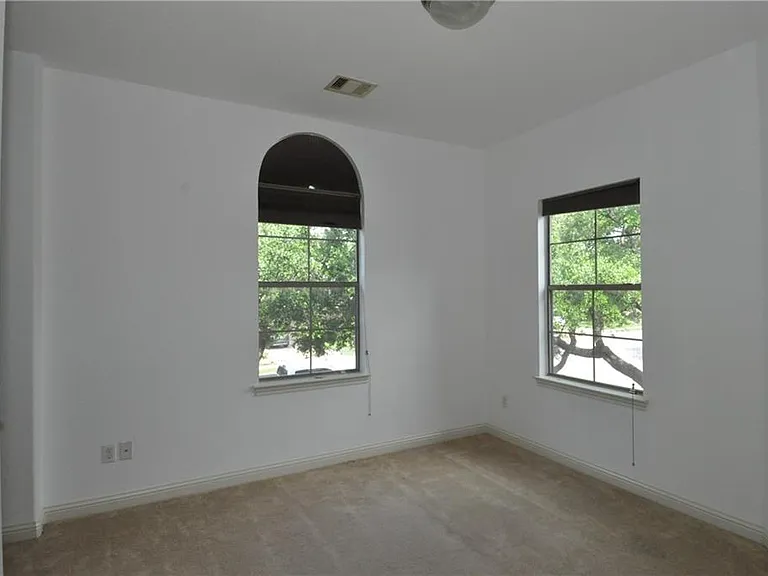 3323 Pine Needle Cir — Photo 15