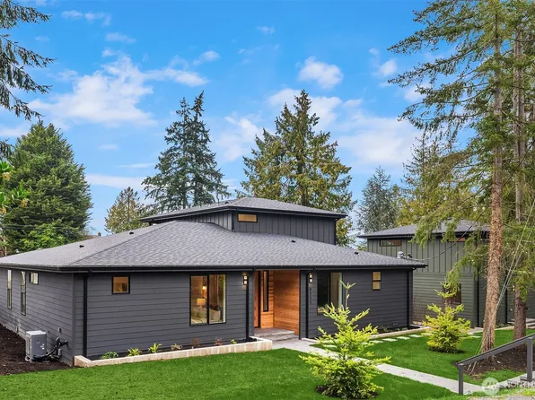 9711 44th Street SW #A&B, Seattle, WA 98136