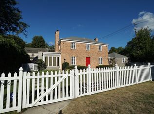 3707 Golf Rd, Evanston, IL 60203