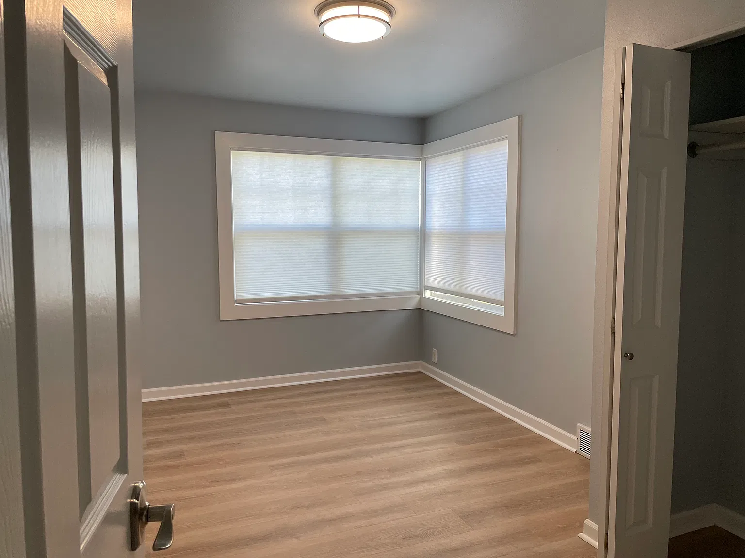 3 bed, 1200 sqft, $3,950 — Photo 3