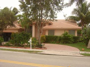 10241 SW 12th St, Pembroke Pines, FL 33025
