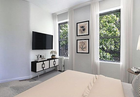 5th image of 176 E 3rd St APT 6