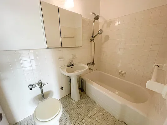 Sold by Showcase Realty | media 6