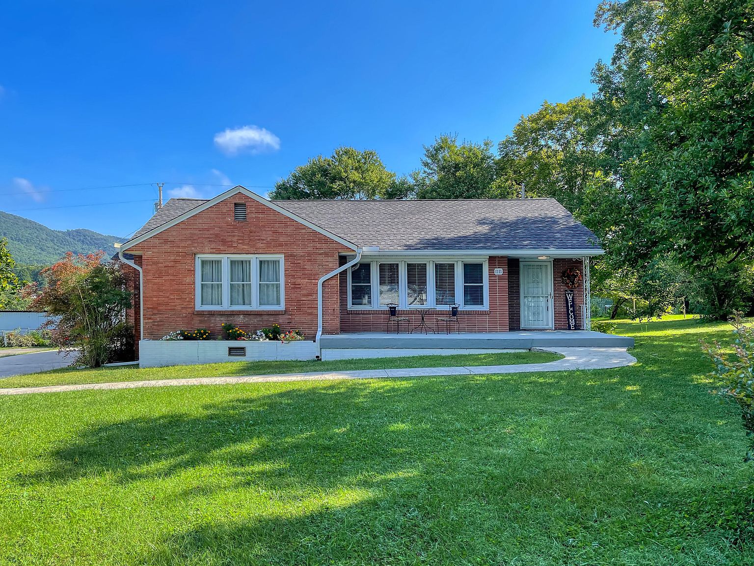 1111 Main St, Wartburg, TN 37887 Zillow