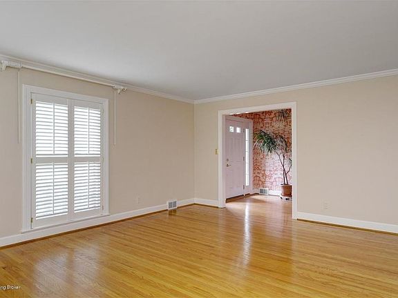 05 5825 Brittany Woods Circle ; Gulick