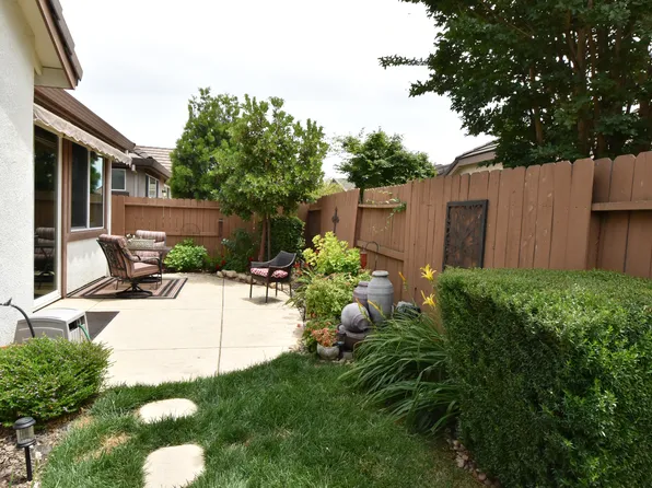 7904 Barnsley Way, Elk Grove, CA 95757