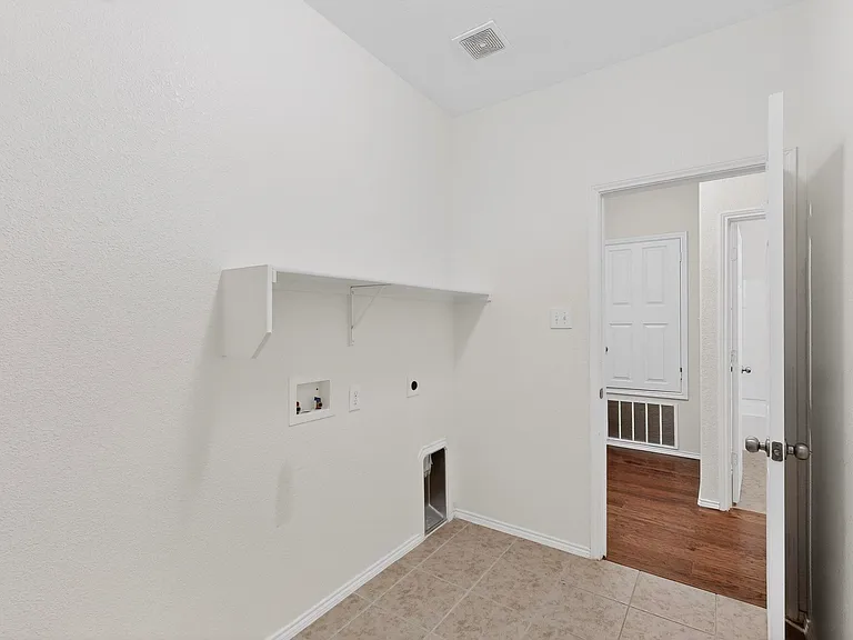 2409 Buelingo Ln — Photo 19