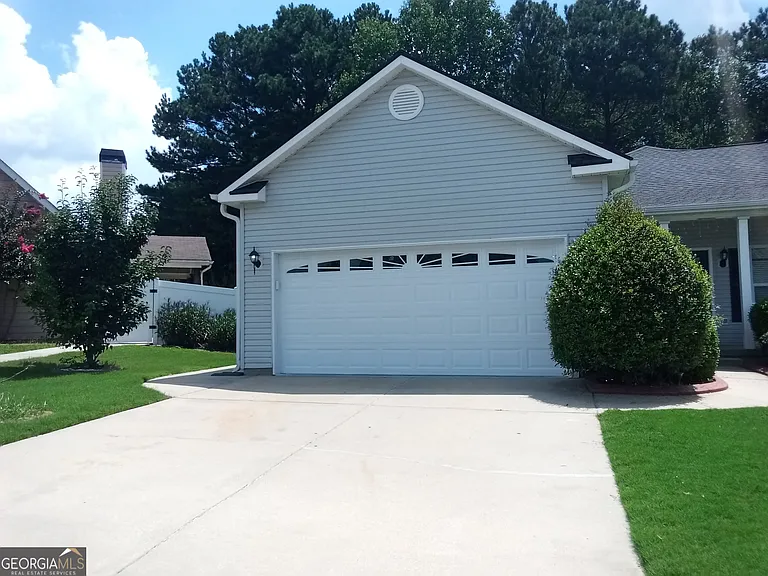 403 Saint Dunstans Ct — Photo 2
