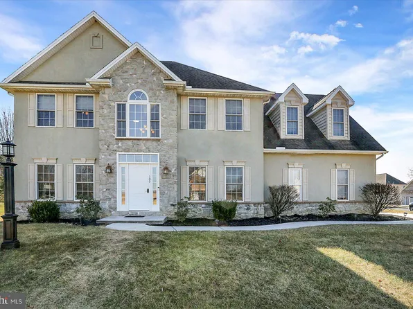 105 Creamery Rd, Boiling Springs, PA 17007