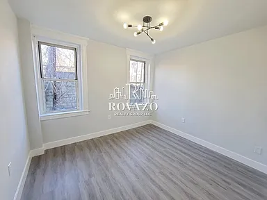 141 Park Ave #11 — photo 5 of 6