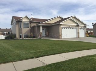 4416 48th St S, Fargo, ND 58104