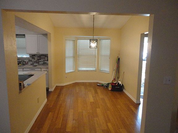 4th image of 5415 NW 38th Pl