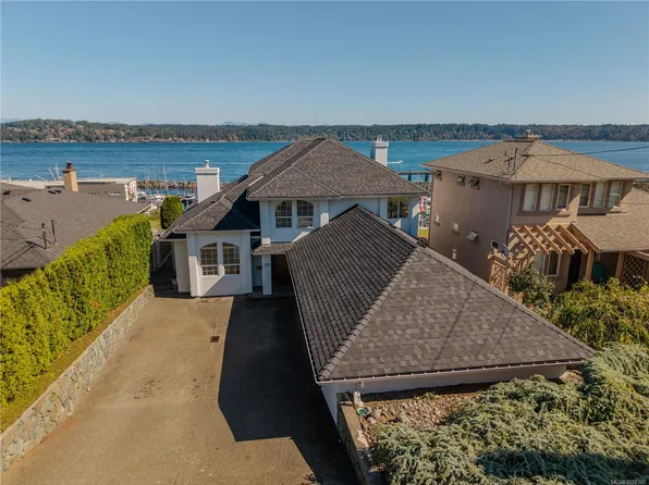 725 Thulin St, Campbell River, BC V9W 2L4