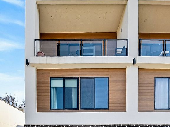 2nd image of 550 Indianola Rd #1