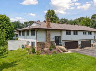 1709 Hickory Hill Dr, Saint Paul, MN 55122