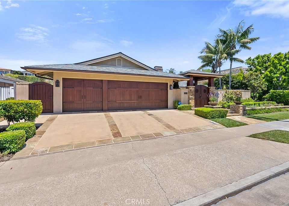 1st image of 887 Sandcastle Dr