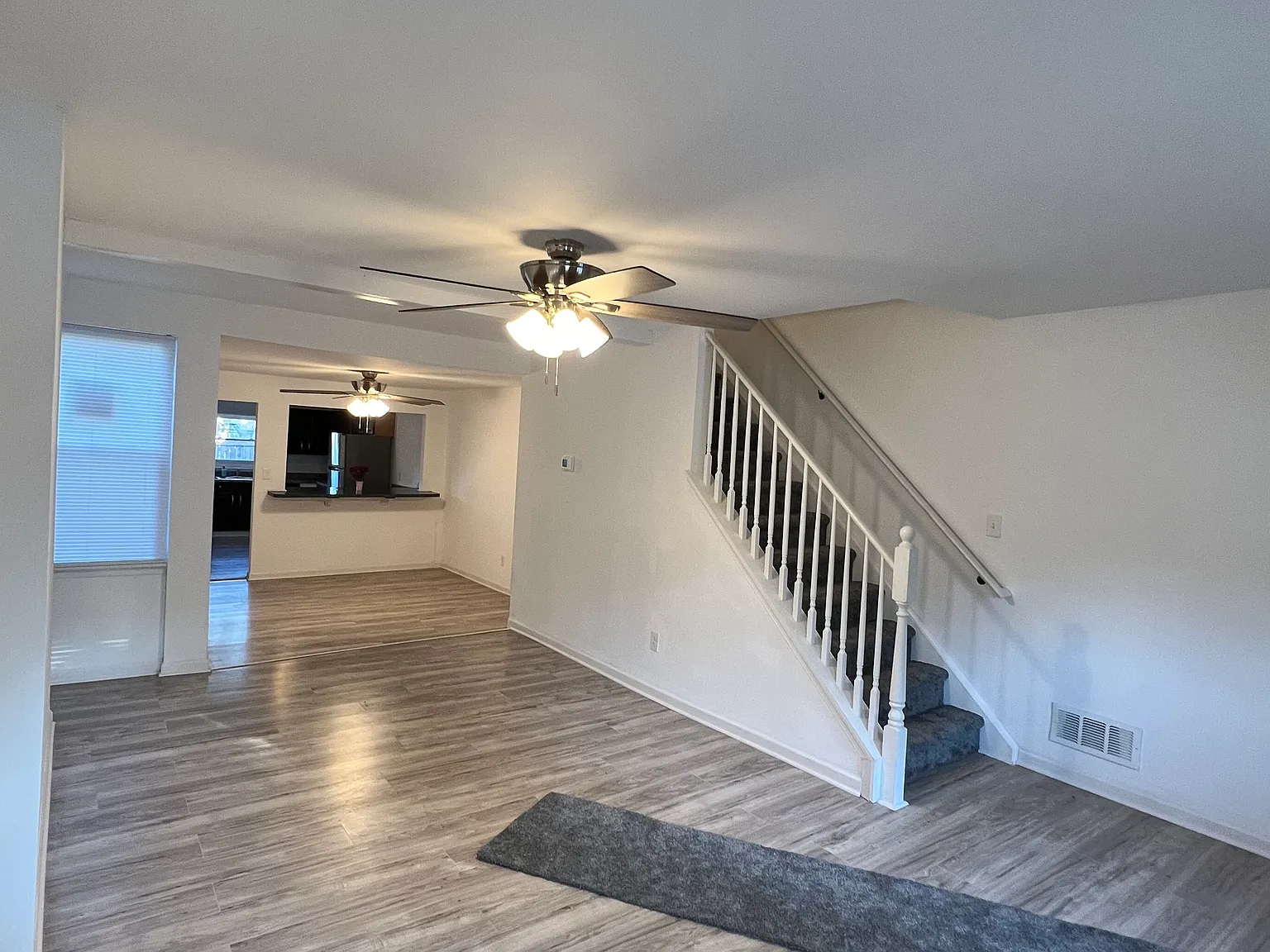 4 bed, 1.5 bath, 1700 sqft, $2,200 — Photo 2