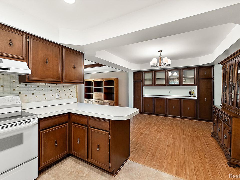 17048 Harbor Hill Dr, photo 27
