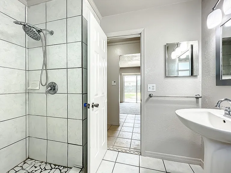 Park Manor Dr — Photo 16