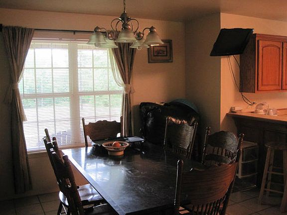 4th image of 78 California Ln