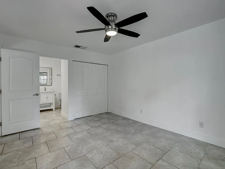 5770 SE Wilsie Dr — Photo 12
