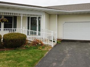 690 Foxglove Ln, Whitewater, WI 53190