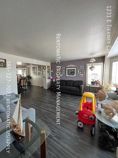 7 bed, 3.5 bath, 4500 sqft, $3,899 — Photo 4